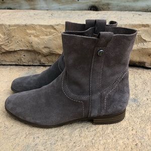 ON SALE ✨ Frye Shortie Sarah Suede Boots